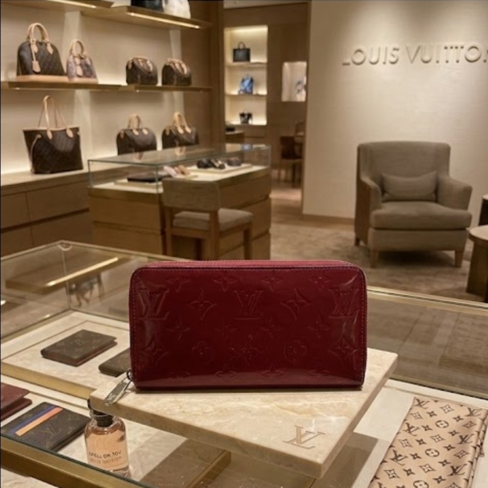 Red Vernis Louis Vuitton Wallet